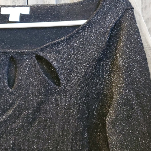 Top - Picture 3 of 3